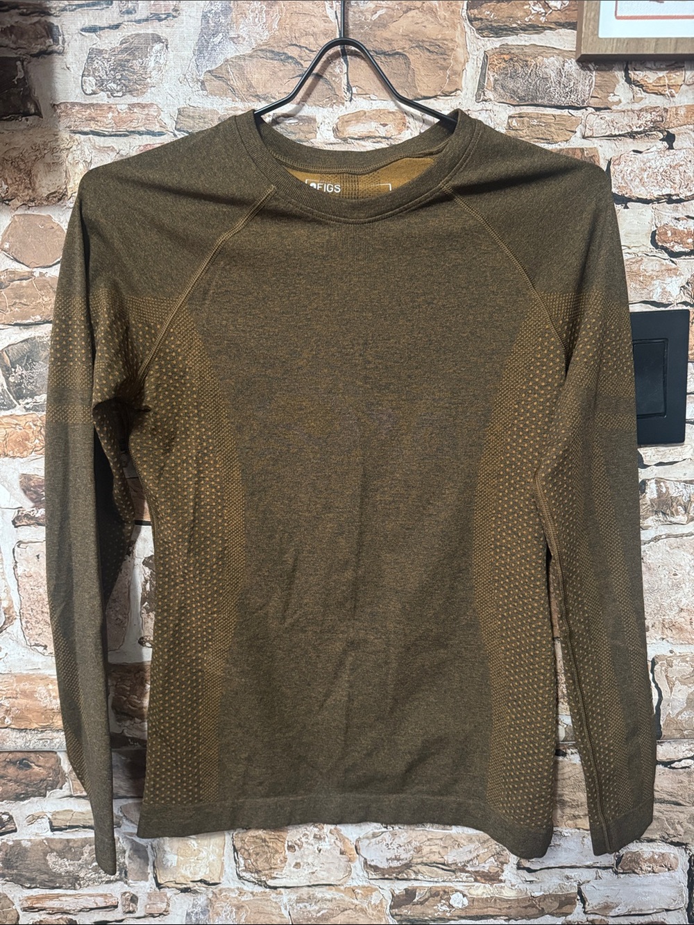 FIGS Long-Sleeve Performance Shirt